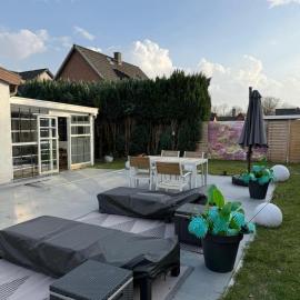 Haus Grünhof Holiday Home with Garden & Conservatory