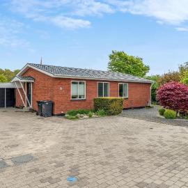 2 Bedroom Pet Friendly Home In Ringkøbing, Hotel in Ringkøbing