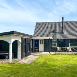 3 Bedroom Pet Friendly Home In Roslev, hotel Roslevben