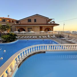 Il borgo blu, hotel u gradu Tortoreto Lido