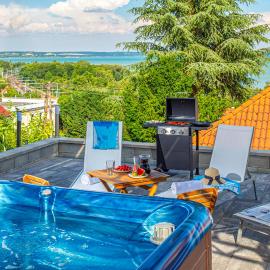 Apartman 360, hotel u gradu 'Balatonalmádi'