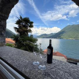 Villino Elena - fantastic Como Lake View & Garden, hotel i Argegno