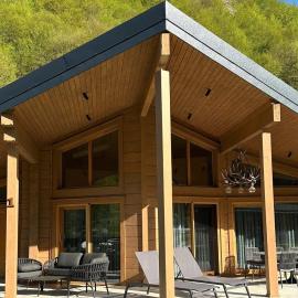 Вилно СПА Селище Тримата Глупаци, hotel in Ribarica