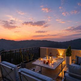 StayVista at Banyan Abode - Seetla with Bathtub & Bar