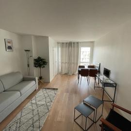 Appartement 28m2 pour 2- 3 personnes avec Balcon Metro Marcel Sambat