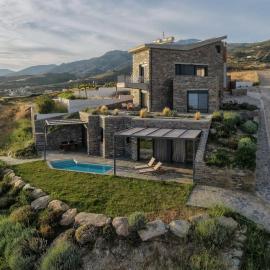 Μαυρόλιθος, hotel i Karistos