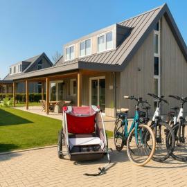Villa Maroma Regal Veerse Meer, gratis 4 E-bikes, gratis laden EV, trampoline