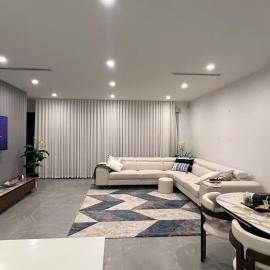 Fully Furnished Luxury Modern Home with Workspace near Airport, hotel v destinaci Craigieburn