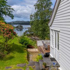 Historic Bergen Home with Dock Boat & Water Views, хотел в Берген