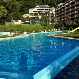 Sunny Lake View Blue & Orange- Family Suite Bissone