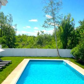 Portland Pool House - Minutes to the Old Port!
