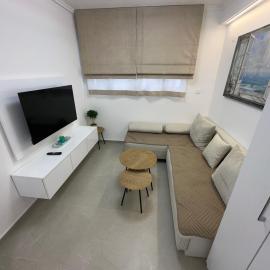 DOLCE VITA by DENTALUX 2, hotel in Neoi Epivates
