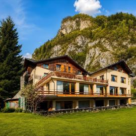 Miravalle Supersport Hotel, hotel di Forni Avoltri