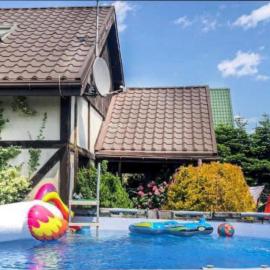 Podamirowo zielona przystań 1, hotel in Podamirowo