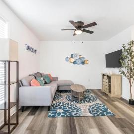 1BR Home Fenced Yard Workspace Pet Playground