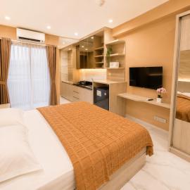 Transpark Cibubur Duo LIving Netflix, hotel in Kalimanggis