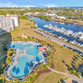 Lakeside at Top Resort w Giant Pool Oasis and Golf