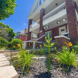 The Horseshoe Villa-6br 2 BA near the falls, viešbutis mieste Niagara Folsas