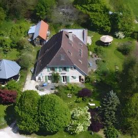 Gîte A l'Ombre des Tilleuls 2 Pers, hotel a Darbonnay