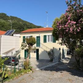 Appartamento con giardino e posto auto
