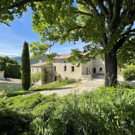 Maison sur les hauteurs de Dieulefit, hotel a Dieulefit