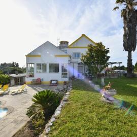 Casa do Sol Wellness Home, hotel v destinaci Óbidos