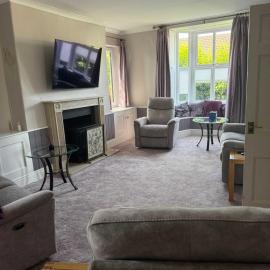 Huge 4 Bed Family house with garden and parking