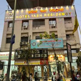 Yash Residency Lodging And Boarding, hotel v destinácii Ulhāsnagar