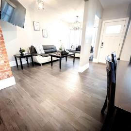 Spacious 6BR Home Perfect for Families or Groups, viešbutis mieste Niagara Folsas