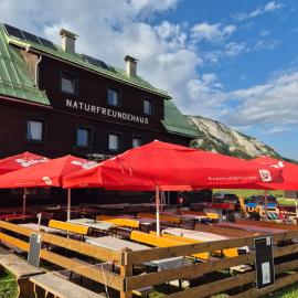 Tauplitzhaus der Naturfreunde - Naturfreundehaus auf der Tauplitzalm, hotel in Bad Mitterndorf