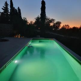 Villa Frajla - Mediterranean House with a sea view and a pool, hotel en Škrip