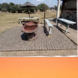 Emhlangeni Camping and Fishing Resort, hotel u gradu Delmas