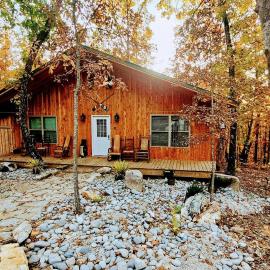 Hideaway Cabin near Mammoth Springs, Ark, hotel em Mammoth Spring