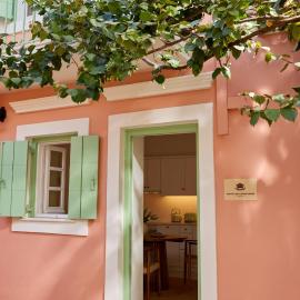 Old Village Luxury Suite Areti、Valaneíonのホテル