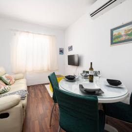 Kuća za odmor-Sunny side: Grebaštica şehrinde bir otel