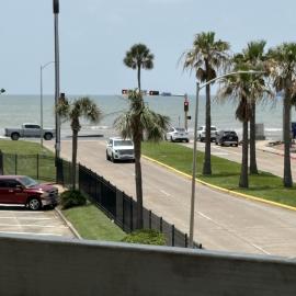 Ocean Views - Heated Pool - Hot Tub - Corner Unit - steps to beach - Cruise Parking - Shoreline Stays 9229