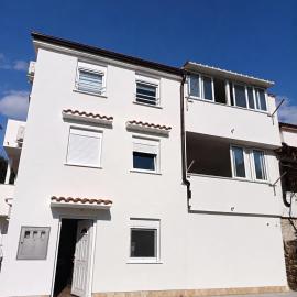 Jakišnica Apartment, hôtel à Lun