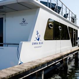 Hausboot Emma Blue – hotel w mieście Röbel