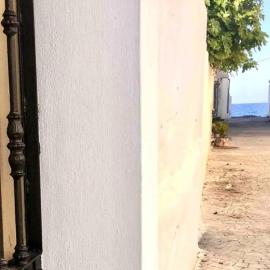 منزل أرضي حوالي 30متر من البحر, hotel in Oued Laou