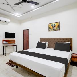 SPOT ON Hotel Lavish Inn, hotel en Bilāspur
