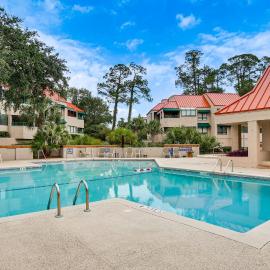 2 Mi to Beach! Hilton Head Golf Escape w/ Balcony