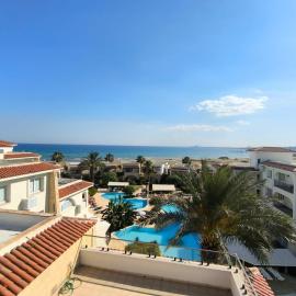 Seaside Two Bed Apartment at Sunrise Beach Resort H-F2, Hotel in Boğaz