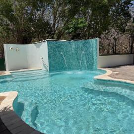 two bedroom Tropical Hideaway - The green flamingo, hotel in Willibrordus