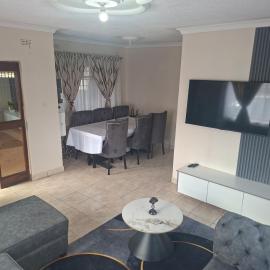 Home away from home in Sunway City, opposite Zimre Park Ruwa