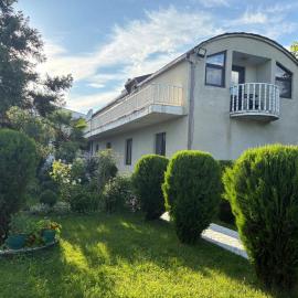 Alazani 2015, hotel en Duisi