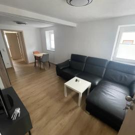 Möblierte 50 m2 Einliegerwohnung zur Kurzzeitmiete in Oberkochen – hotel w mieście Oberkochen