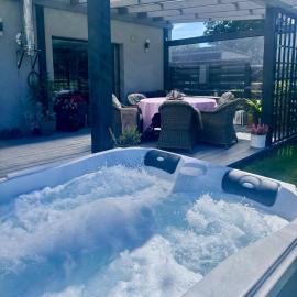 Domek z jacuzzi Studnica 39