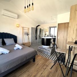 Studio cosy avec balnéo et climatisation, khách sạn ở Albi