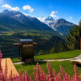 Mattertal Lodge – hotel w mieście Embd