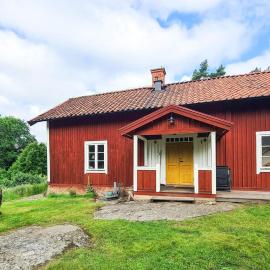 5 person holiday home in Mellösa, hotel v mestu Mellösa
